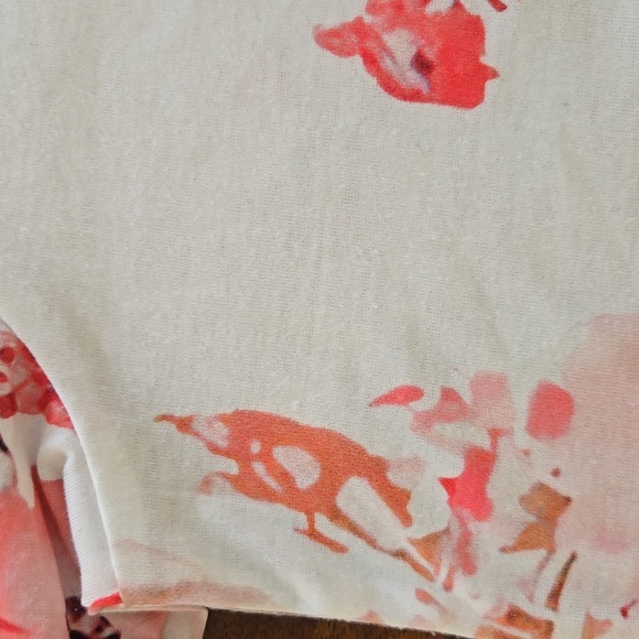 Roserock Closet Pink Floral T-shirt Size XL - Picture 3 of 7